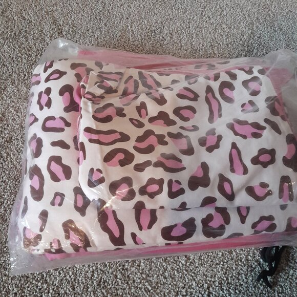 Full Size Pink Cheetah Bed Set - Picture 4 of 8